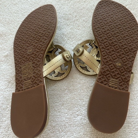 Best Seller
MILLER SANDAL 💚 - Picture 3 of 4